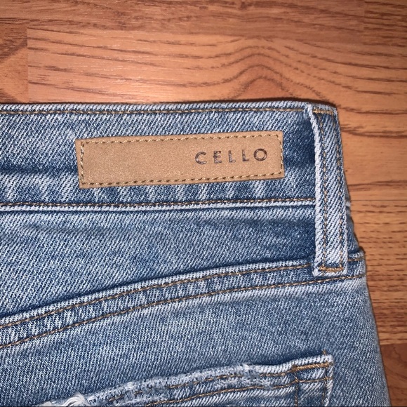 Cello Light Wash Straight leg Destroyed Cut Jeans - Picture 12 of 13
